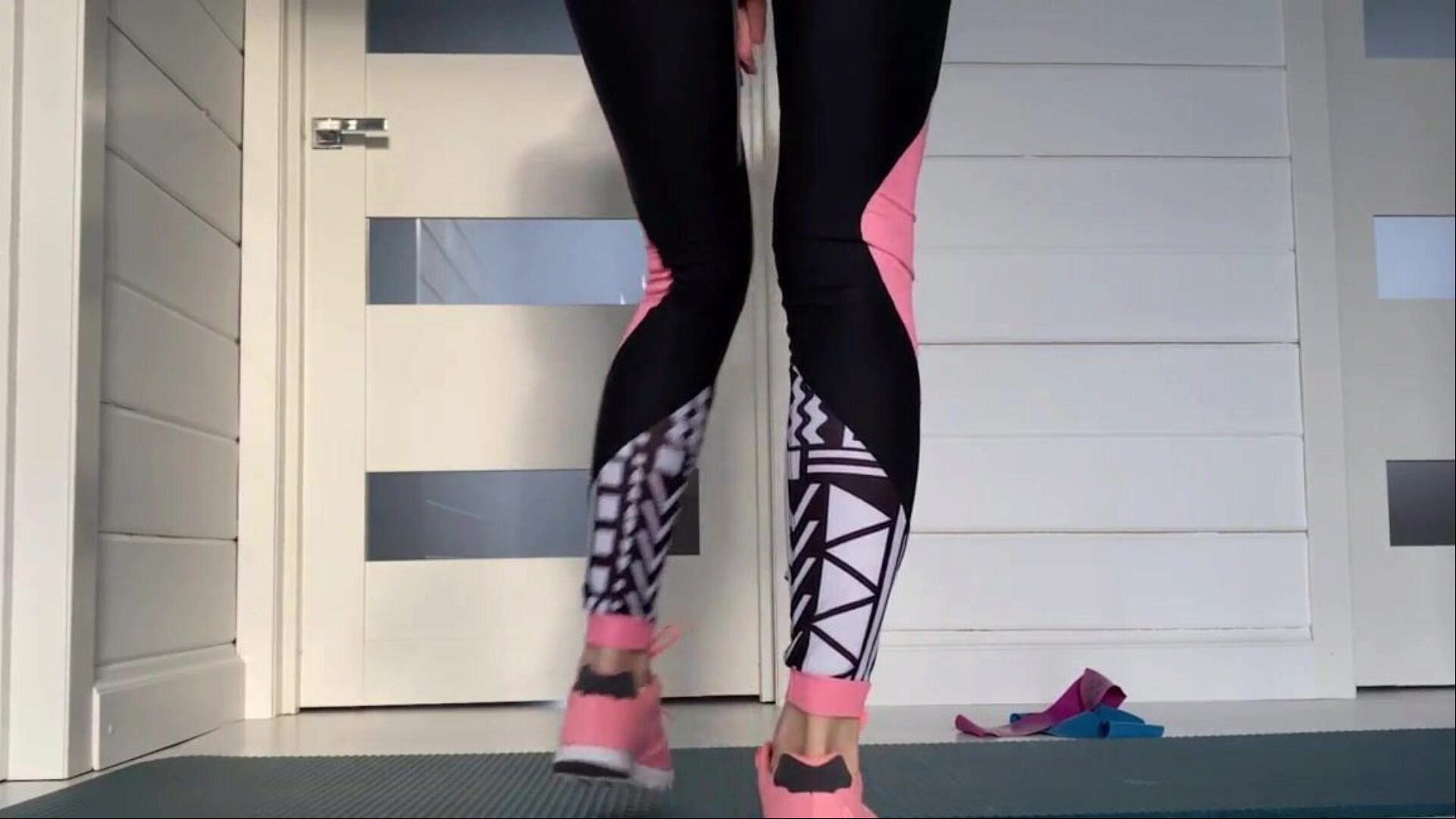 Fitness Babe saugen und hart ficken Personal Trainer - Cumshot Nahaufnahme