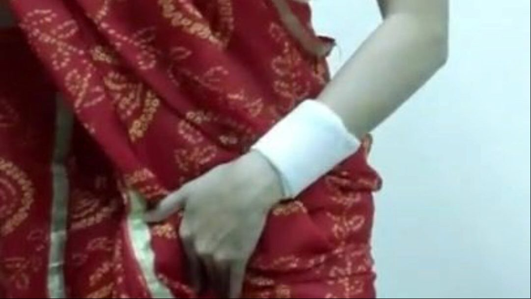 Indian desi wifey fucking herself A married women is alone in her home and she observed porno movie scene and that babe sense so slutty this babe can't await for her husband she perved have a fun herself and frolicking with her twat Lillete booty and wet crack fuc